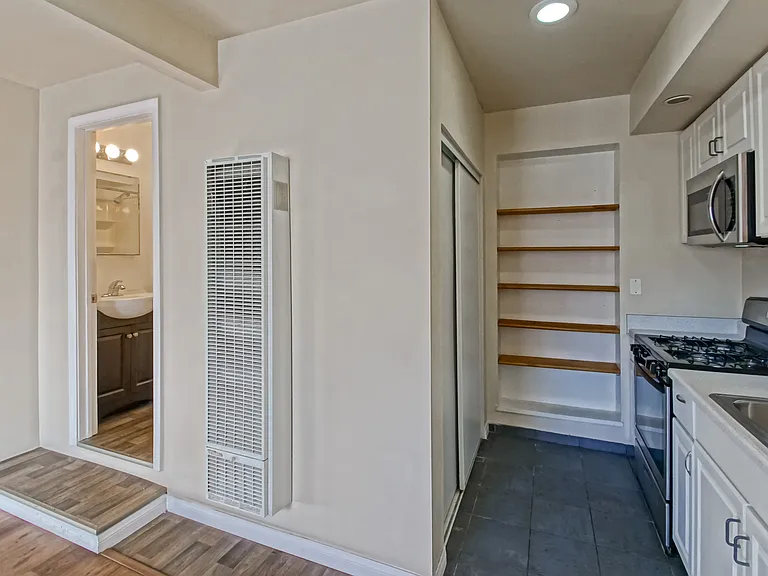 4541 W 172nd St #2 — Photo 30