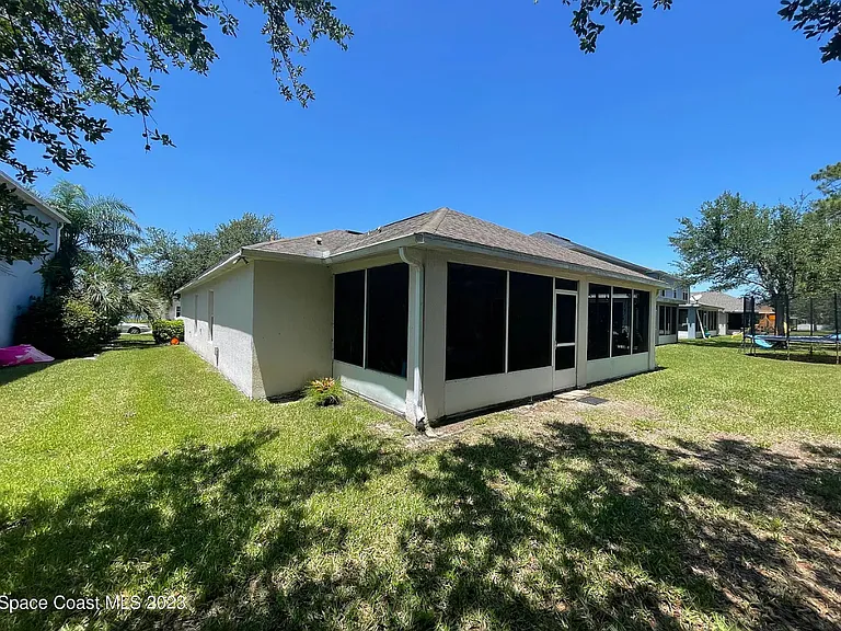 1736 La Maderia Dr SW — Photo 12