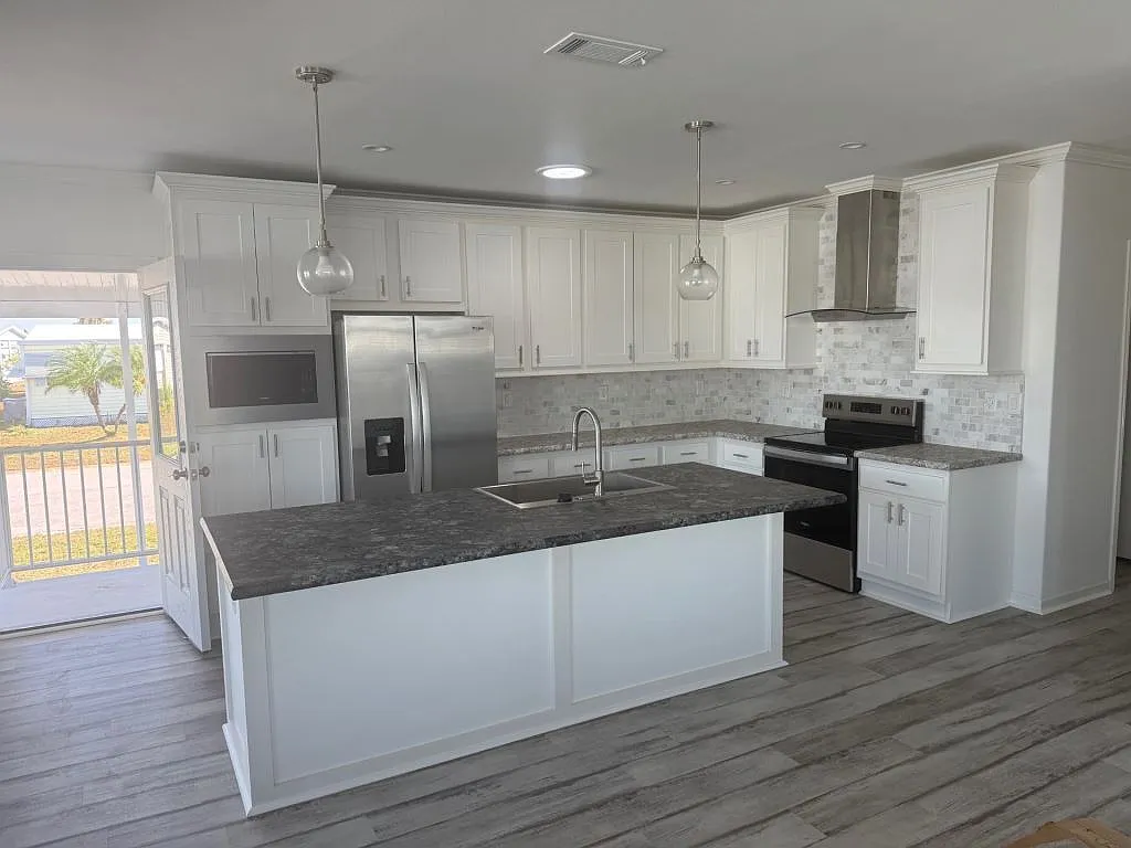 2 bed, 2.0 bath, 1460 sqft, $1,599 — Photo 2