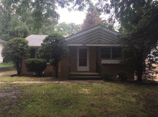 311 Fairview Ave, Rockford, IL 61108