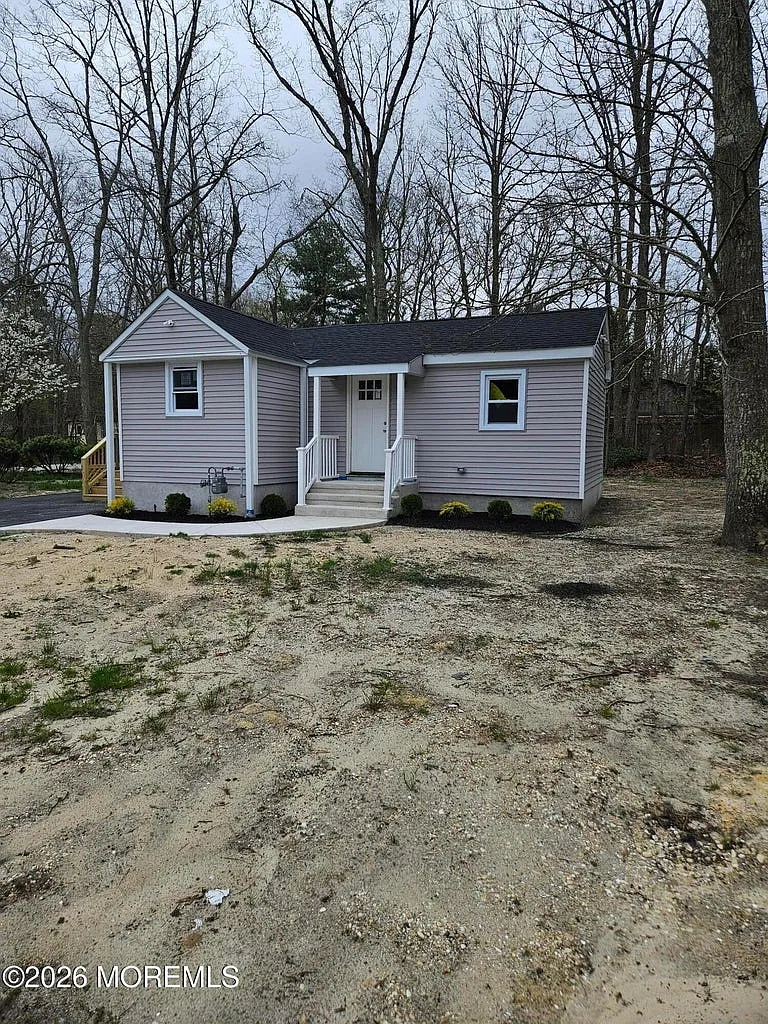 3 bed, $2,400 — Photo 2