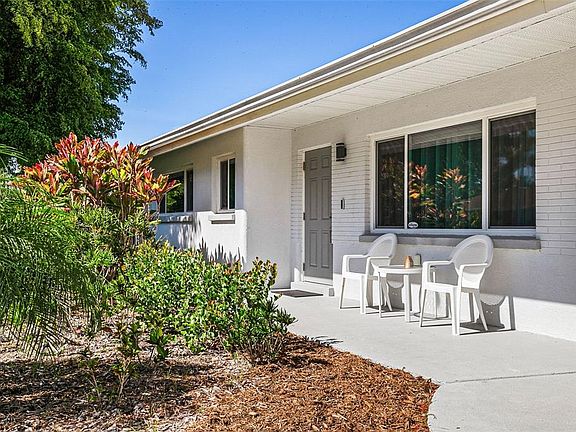 4th image of 2747 Jefferson Cir