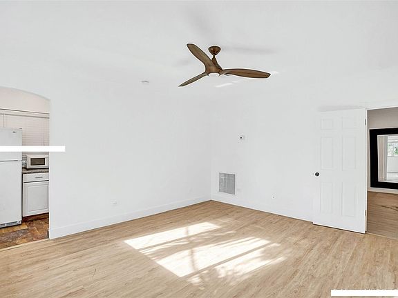 3rd image of 8200 Byron Ave #9