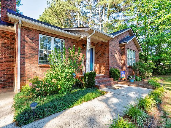 4th image of 101 Doree Ln