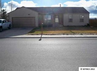 1612 Aberdeen Dr, Rawlins, WY 82301