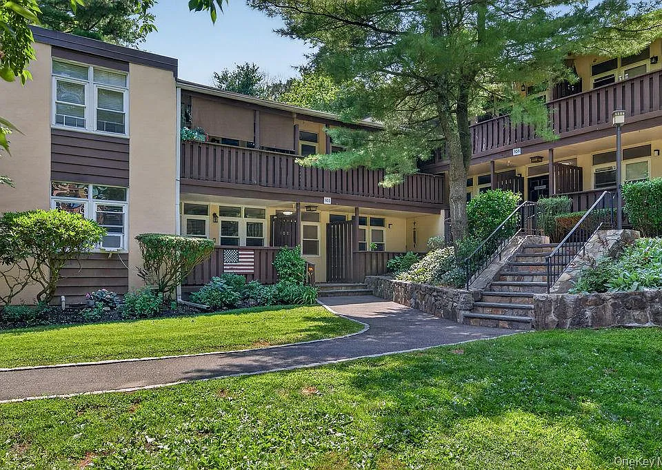 103 Wiltshire Rd #D8