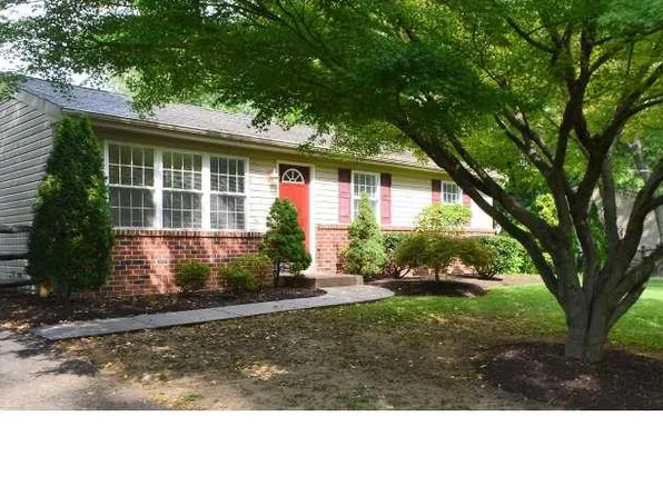 102 Lori Ln, Hatboro, PA 19040