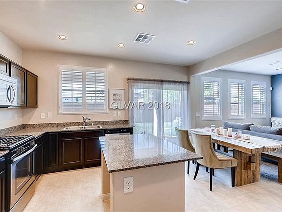 5th image of 9839 Corliss Ct