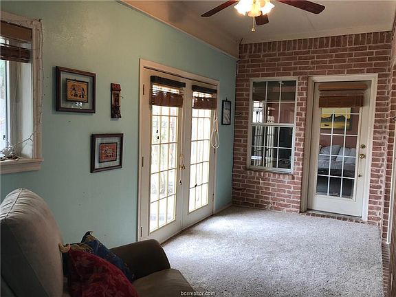 4th image of 3900 Park Hurst Dr