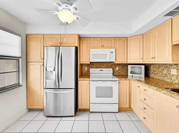 2003 Granada #J3, Coconut Creek, FL 33066