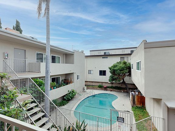 3rd image of 13400 Burbank Blvd #1