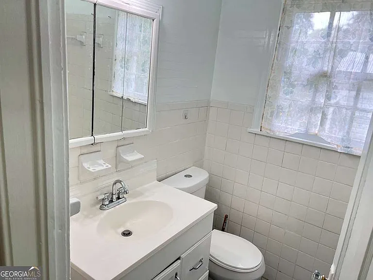1870 Grove Ave — Photo 13