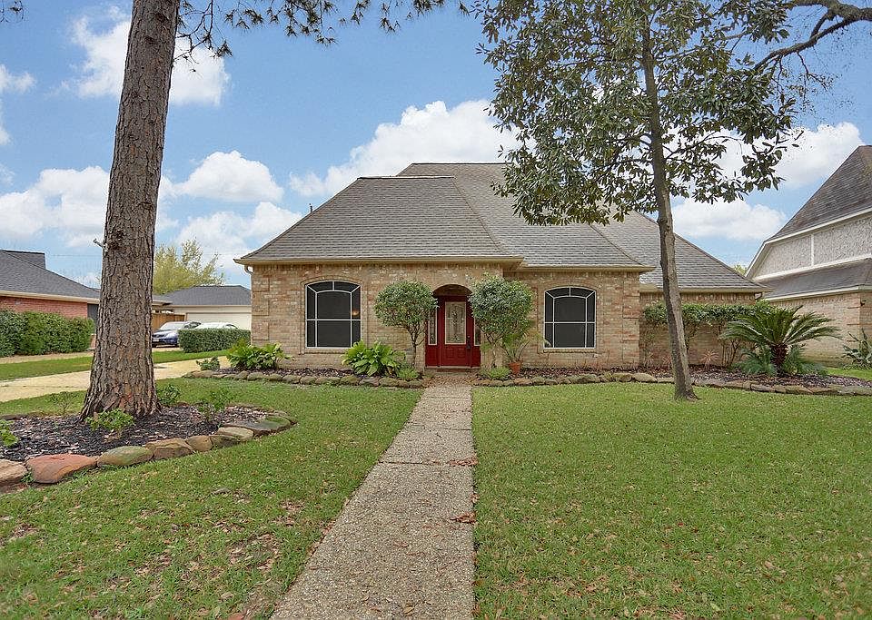 1st image of 15610 Misty Hollow Dr