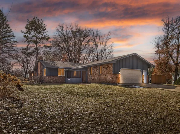 4637 Dale St N, Shoreview, MN 55126