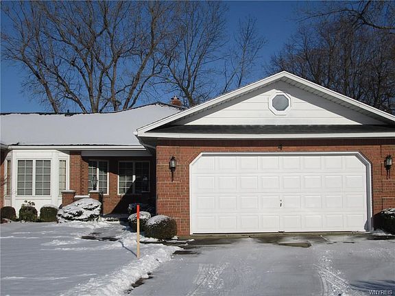2nd image of 4 Hampton Hill Dr