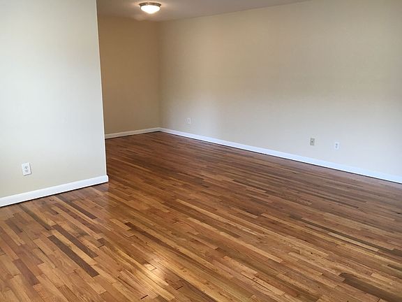 4th image of 698 Farmington Ave APT 306