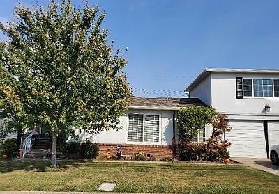 3rd image of 701 W Lockeford St