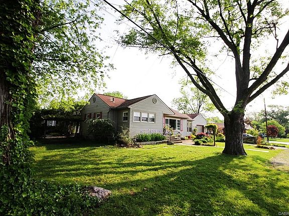 2nd image of 851 East Dr