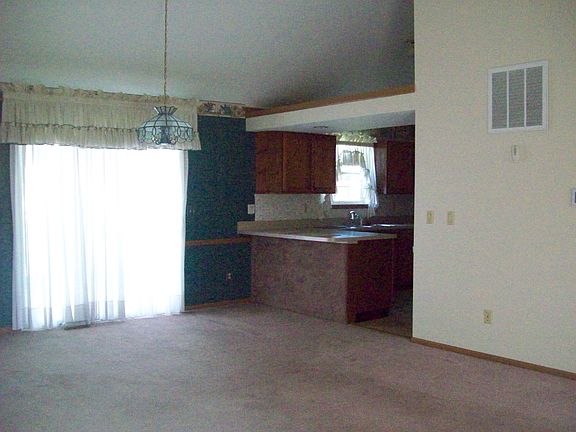 2nd image of 502 Jackson Blvd