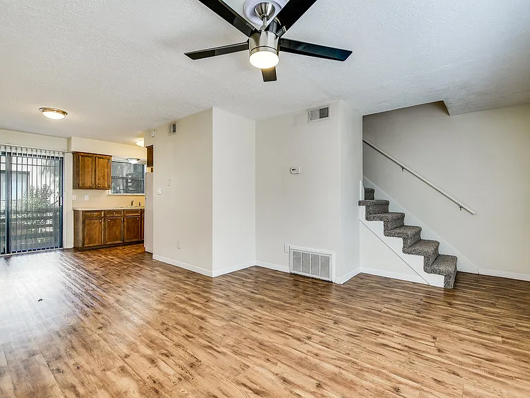 Windmill Townhomes — Photo 8