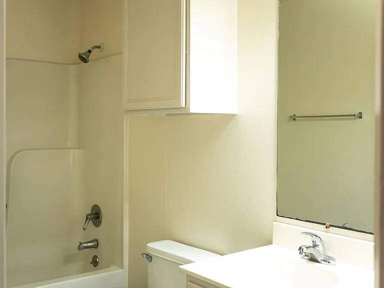 1231 Skokie Dr — Photo 15