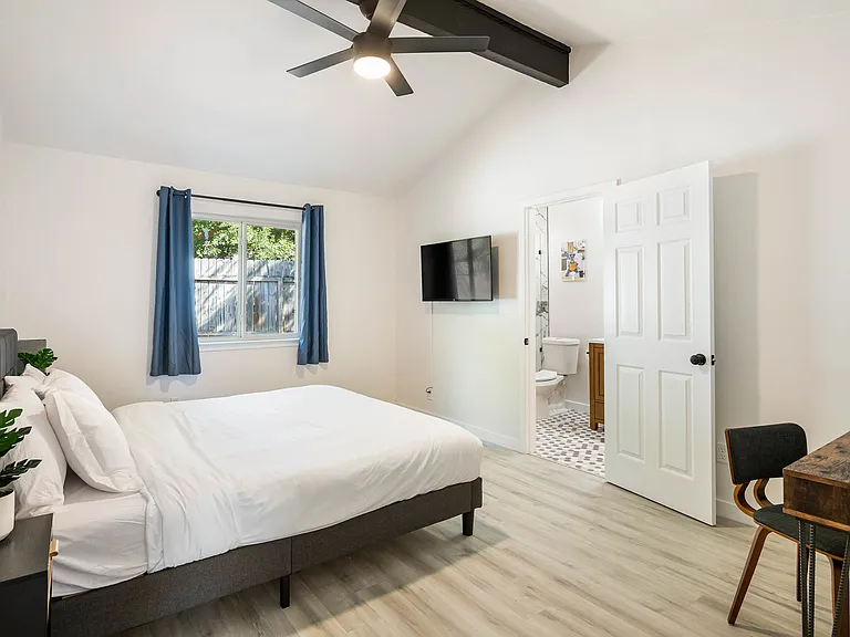 4800 Spring Meadow Cv — Photo 6