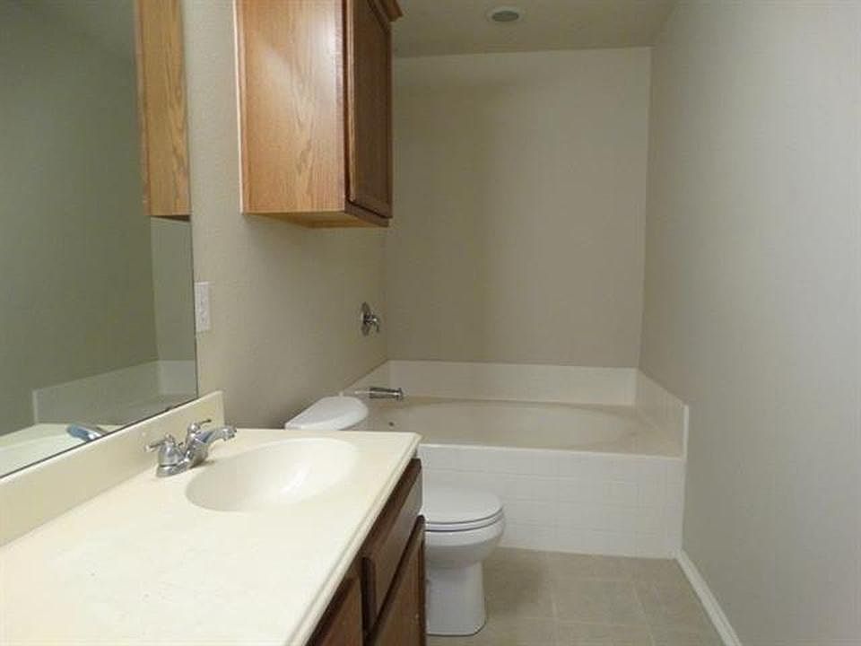 2nd image of 2828 Watercress Dr #0