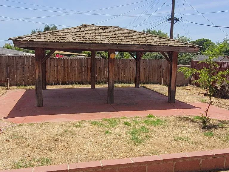1210 Greenwood Dr — Photo 13