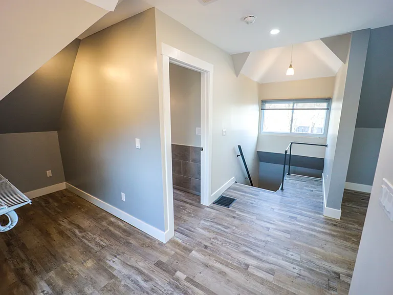 2102 Broadway Ave #1 — Photo 19