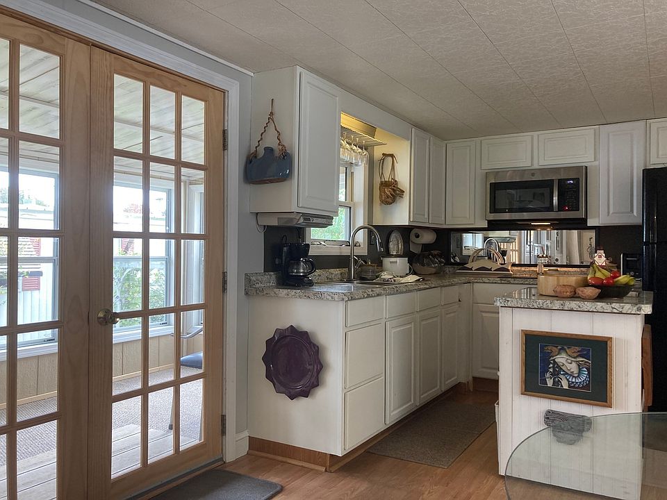 1st image of 139 West St #6