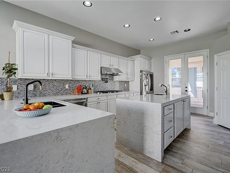 9738 Bear Trap Ct — Photo 5