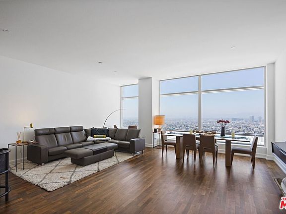 5th image of 900 W Olympic Blvd Unit 39