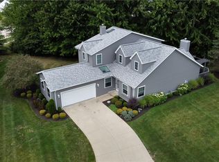 9200 Willowbrook Ct, Olmsted Falls, OH