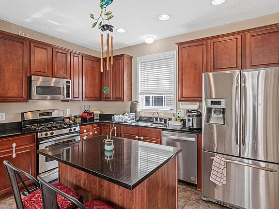 4th image of 15587 Crabapple Ln