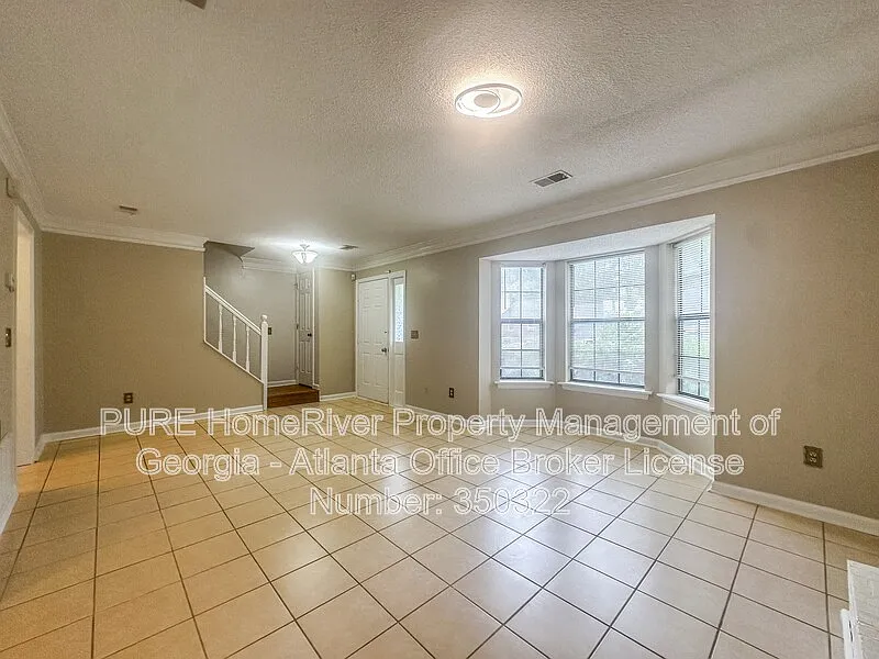 3 bed, 2.5 bath, 1678 sqft, $1,995 — Photo 3