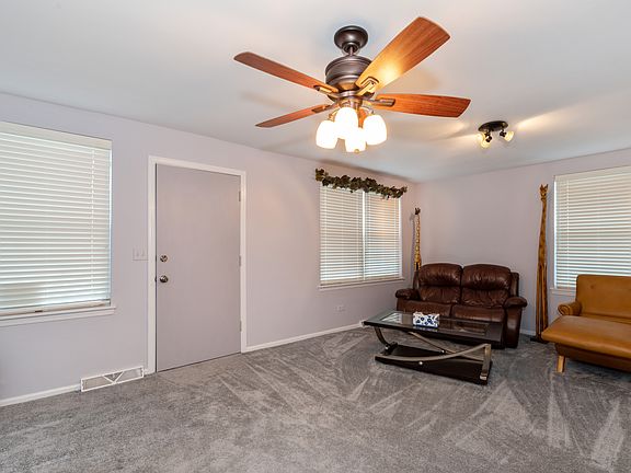 3rd image of 10000 S Merton Ave