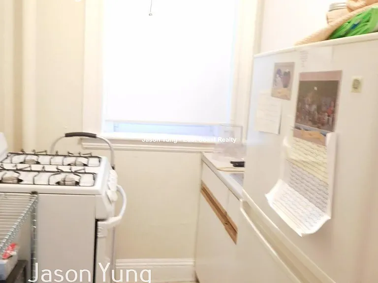 64 Woodstock Ave #4 — Photo 10