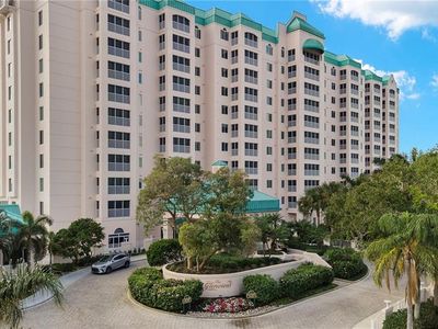 100 Glenview PL #202, Naples, FL, 34108