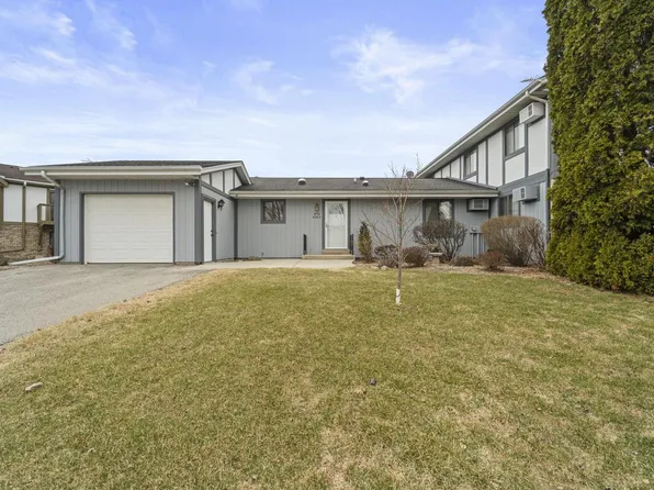 W70N903 Evergreen COURT, Cedarburg, WI 53012