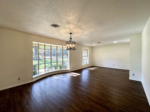 2nd image of 408 Mimosa Dr