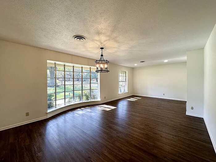 408 Mimosa Dr — Photo 2