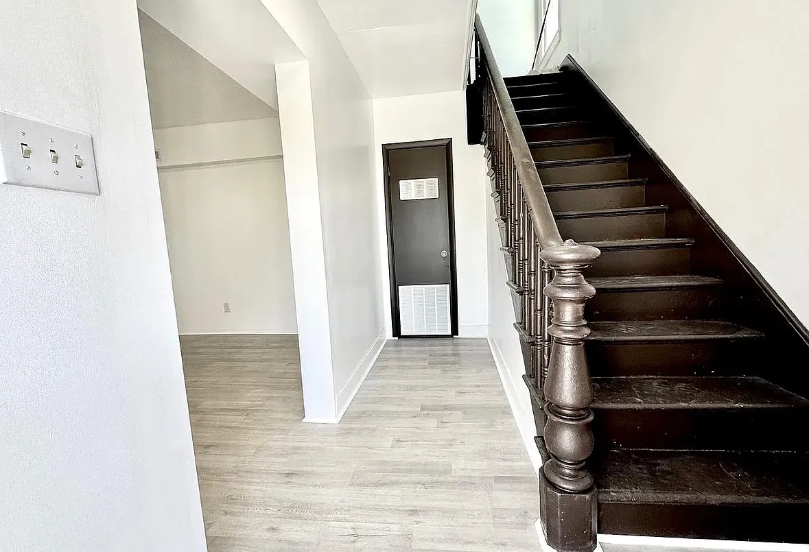 2 bed, 1.5 bath, 1124 sqft, $1,300 — Photo 1
