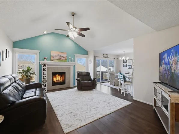 8728 N Arcola Ct, Kansas City, MO 64153