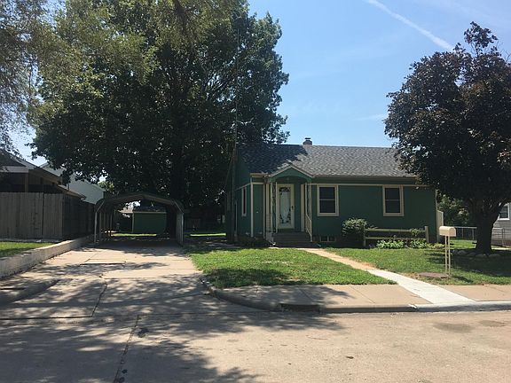 Long Drive for 2 car parking plus carport.
