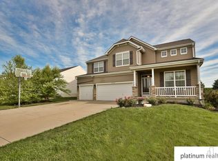 15658 Rosewater Pkwy, Bennington, NE 68007