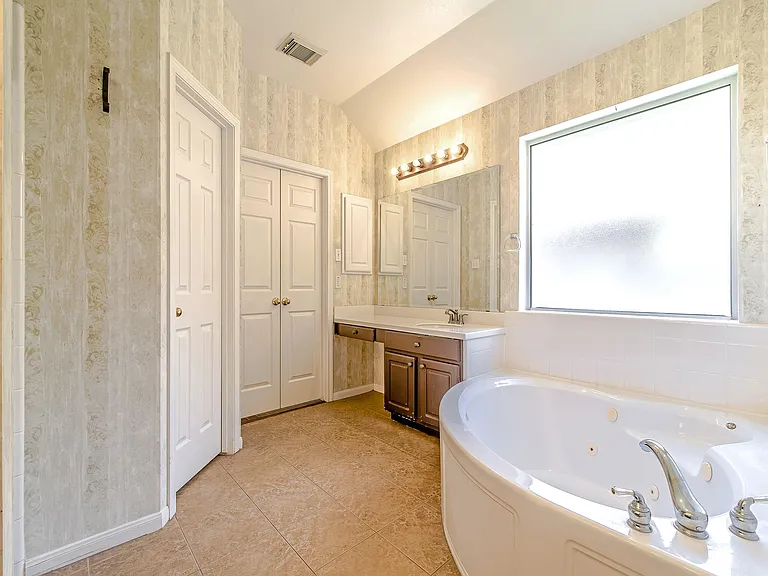 2123 Hill Canyon Ct — Photo 19
