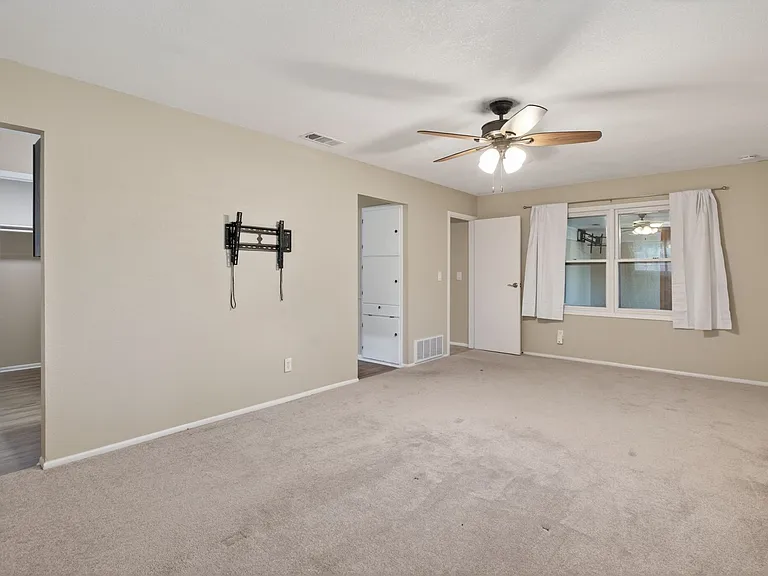 4202 Indian Creek Ct — Photo 21