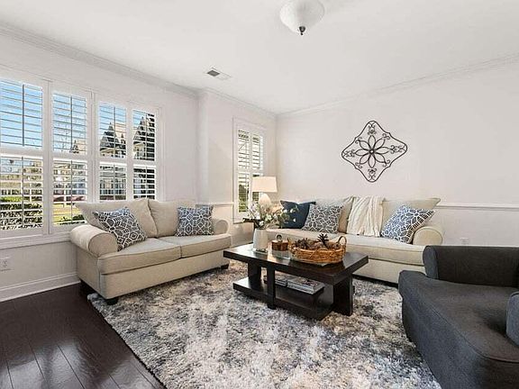 2nd image of 2040 Promenade Ct