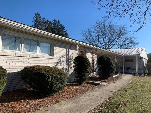 2803 Somerset Ave, Windber, PA 15963