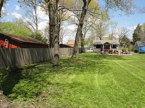 3rd image of 25651 W Florence Ave